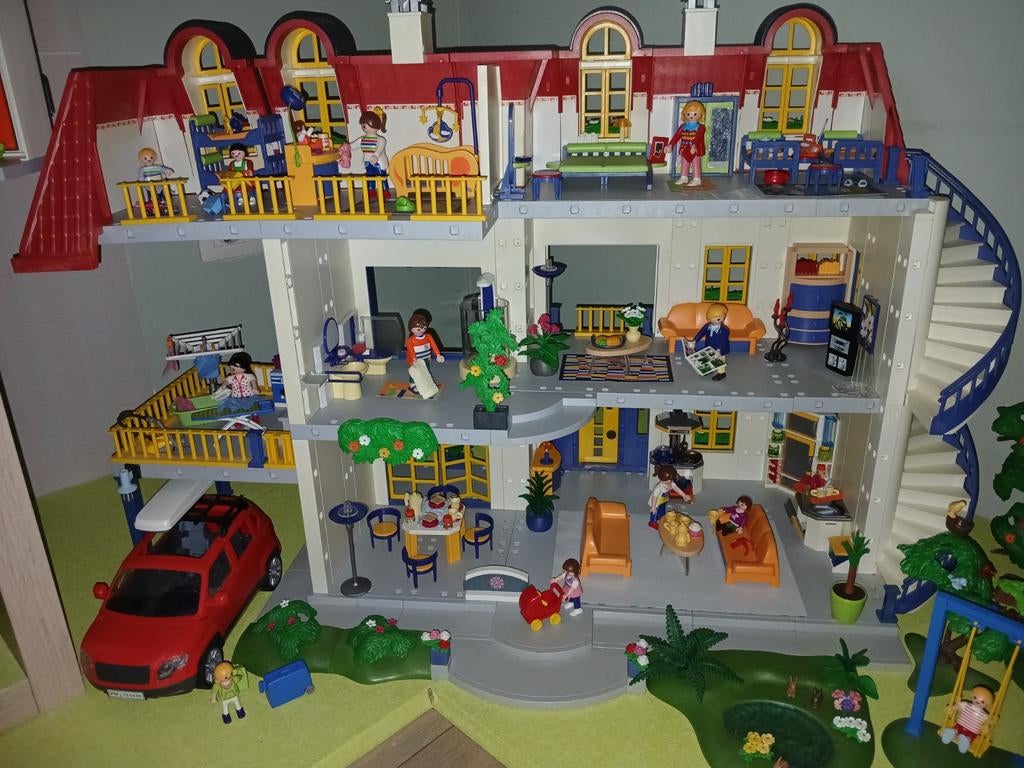 Aangeboden Playmobil Woonhuis 3965 + inrichting en extra's, Ophalen of Verzenden, Gebruikt, Complete set
