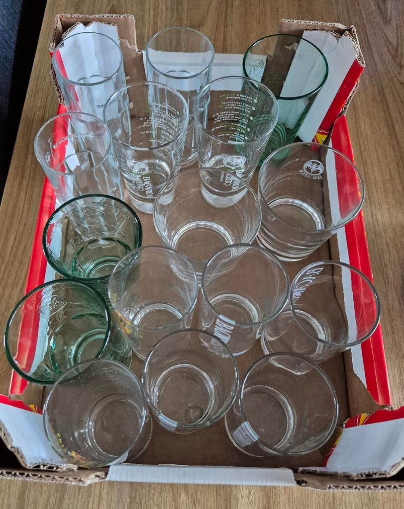 18 Bacardi glazen + tasje, Ophalen, Zo goed als nieuw