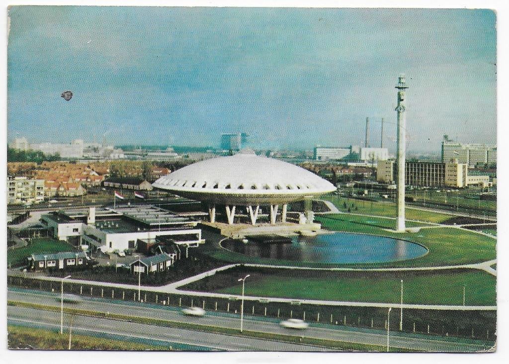 Eindhoven Evoluon Ongelopen Ansichtkaart ( B5621), Ophalen of Verzenden, 1980 tot heden, Ongelopen, Noord-Brabant
