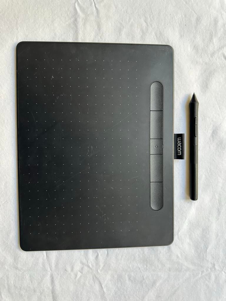 Wacom Intuos tekentablet met pen, Computers en Software, Tekentablets, Ophalen of Verzenden, Gebruikt, Bedraad