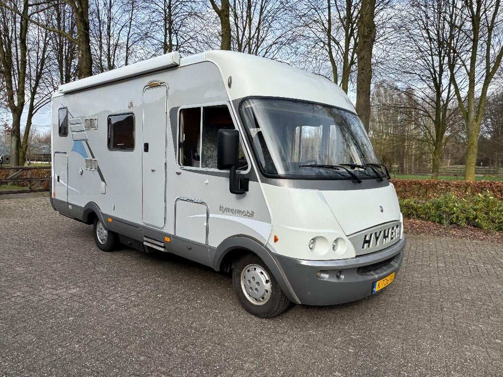 Hymer B524 2004, vast bed en hefbed, 137159km, motorairco, Caravans en Kamperen, Campers, Integraal, Luifel, Ringverwarming, Fiat