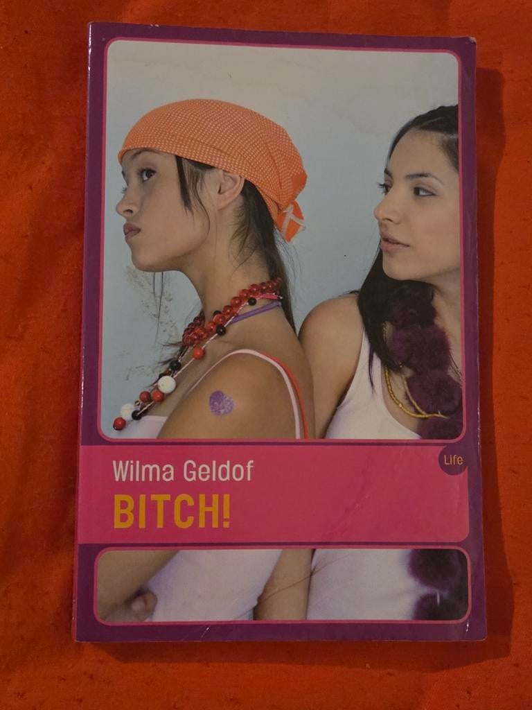 Wilma Geldof - Bitch!, gelezen, Ophalen of Verzenden, Gelezen, Wilma Geldof