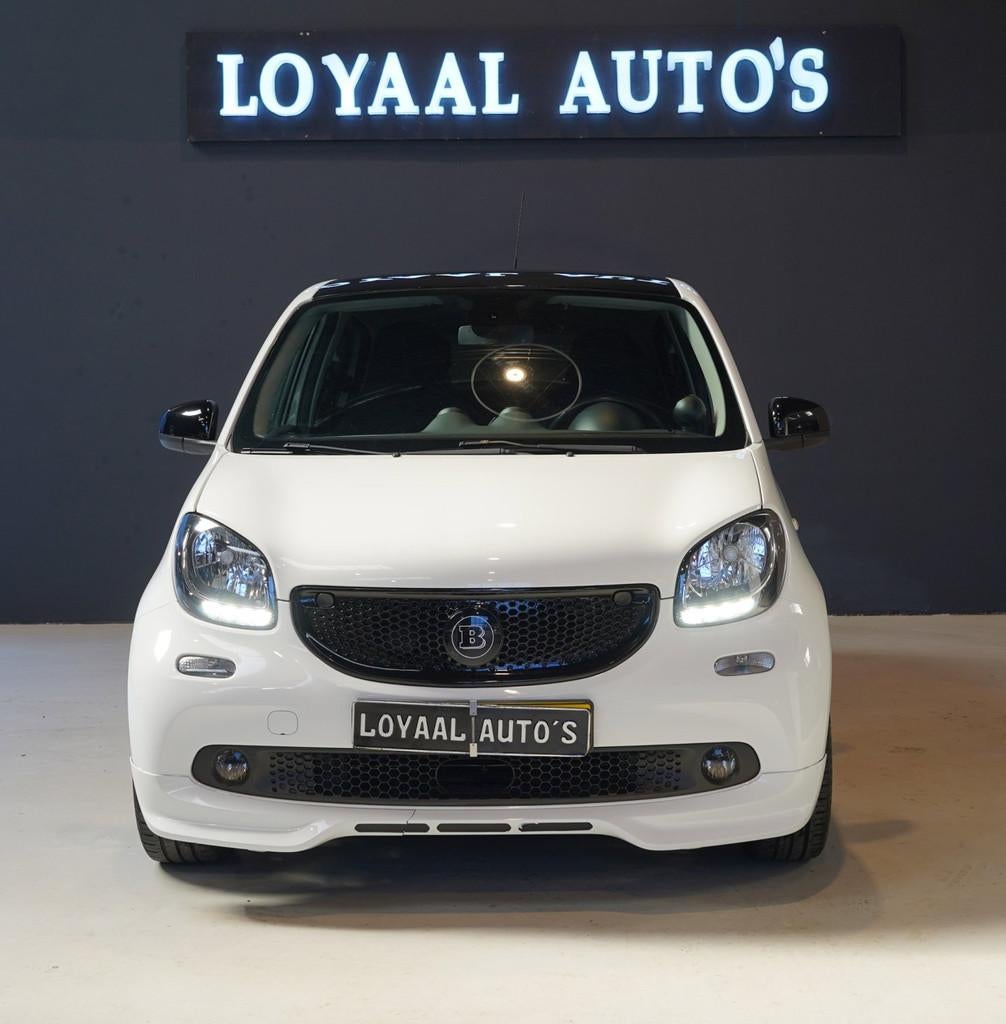 Smart Forfour 1.0 Passion Brabus-uitvoering| CRUISE | AIRCO, Auto's, Smart, Start-stop-systeem, Gebruikt, 4 stoelen, Wit