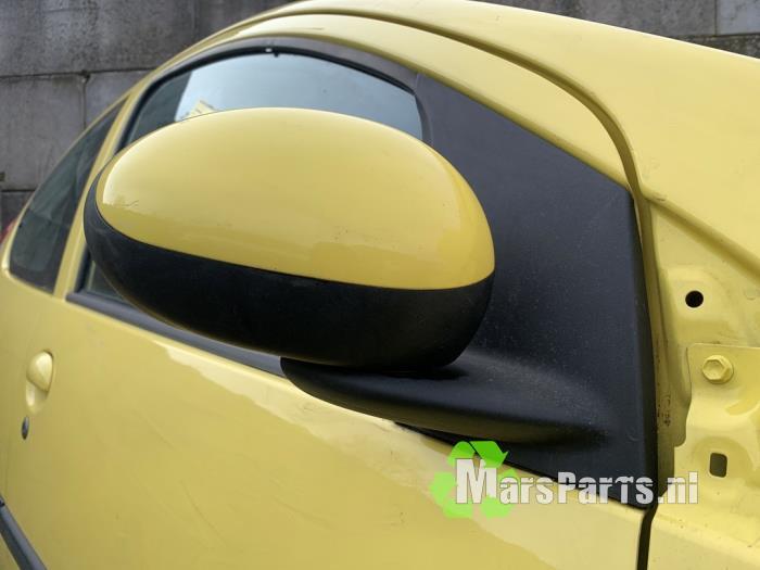 Buitenspiegel rechts van een Peugeot 107, Auto-onderdelen, Gebruikt, -, -, Ophalen of Verzenden