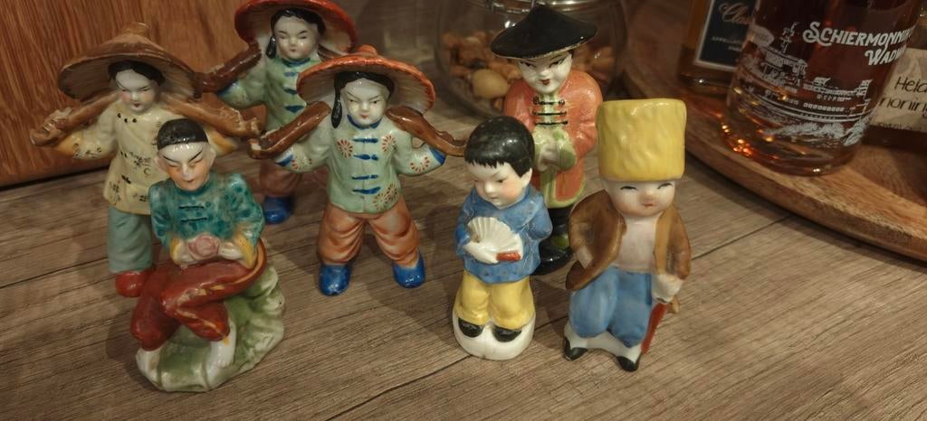Zeven porseleinen beeldjes uit Occupied Japan (1947-1952, Ophalen of Verzenden, Zo goed als nieuw, Mens