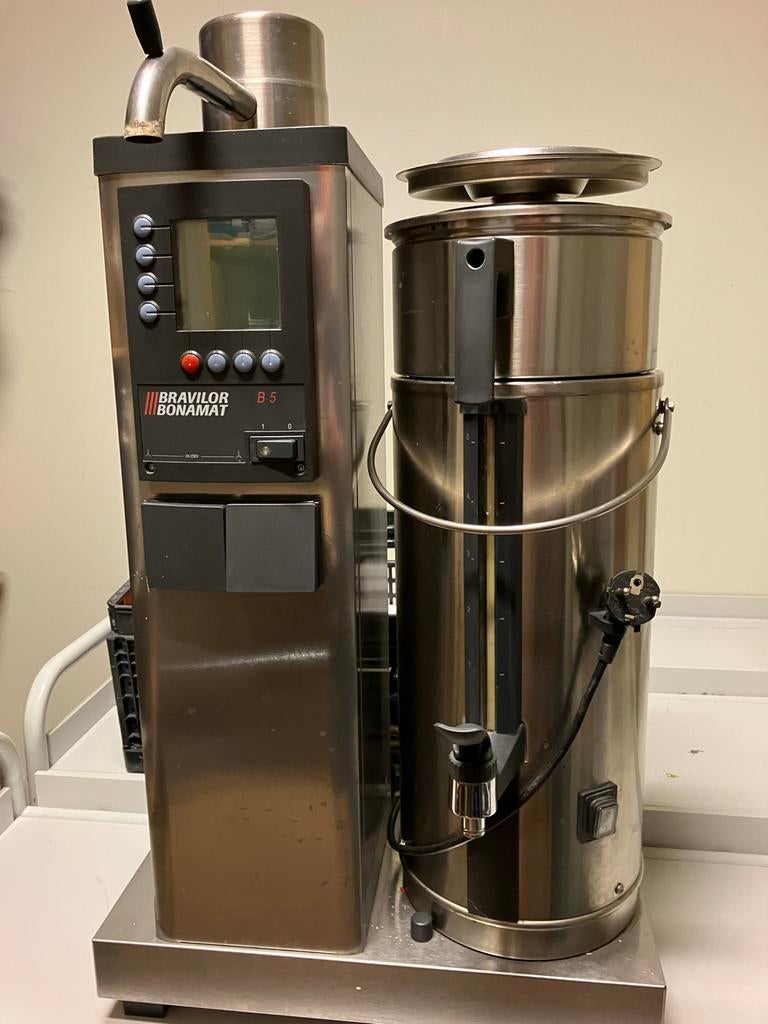 Bravilor Bonamat B5 Koffiemachine - Professioneel, Ophalen, Gebruikt, 10 kopjes of meer, Koffiemachine