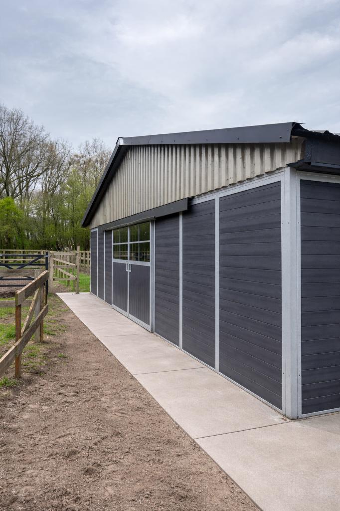 2 paardenstallen (Geert en Henk), Weidegang, 2 of 3 paarden of pony's