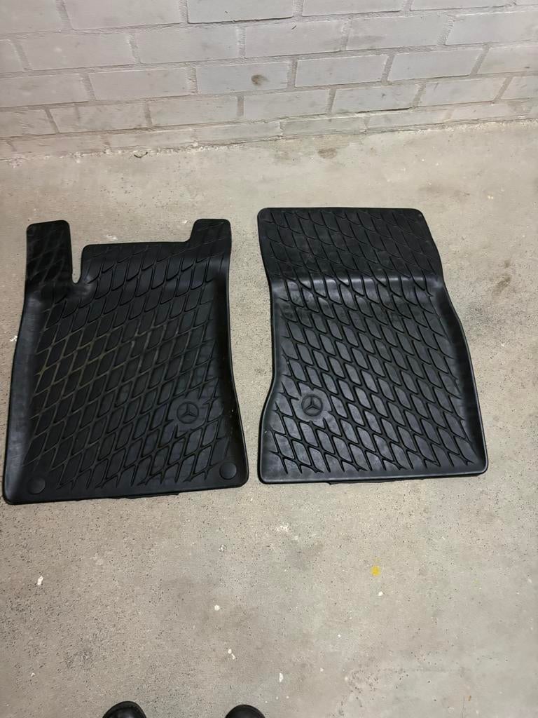 Mercedes matten, Ophalen, Zo goed als nieuw