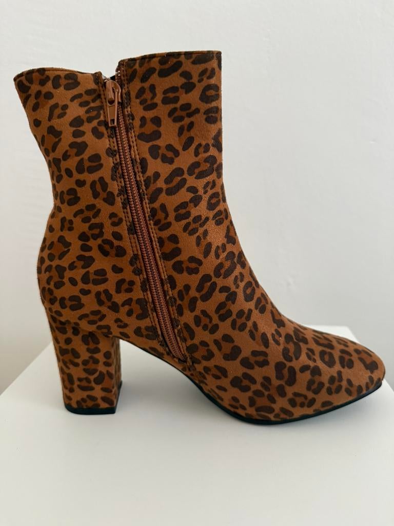 Panterprint enkellaarzen hak suede leopard laarsjes nieuw 39, Kleding | Dames, Schoenen, Nieuw, Lage of Enkellaarzen, Bruin, Ophalen of Verzenden