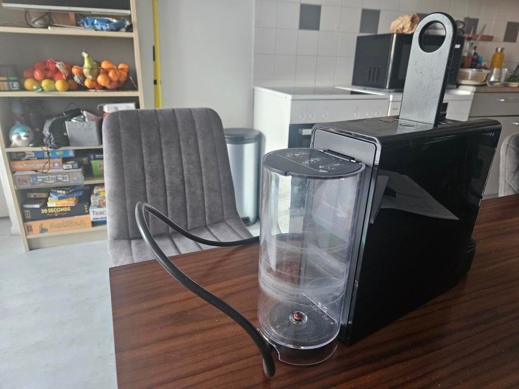 Nespresso Coffee machine black, Witgoed en Apparatuur, Koffiezetapparaten, Ophalen