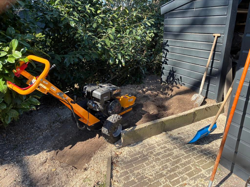 Stobben frezen / Boomstronken verwijderen