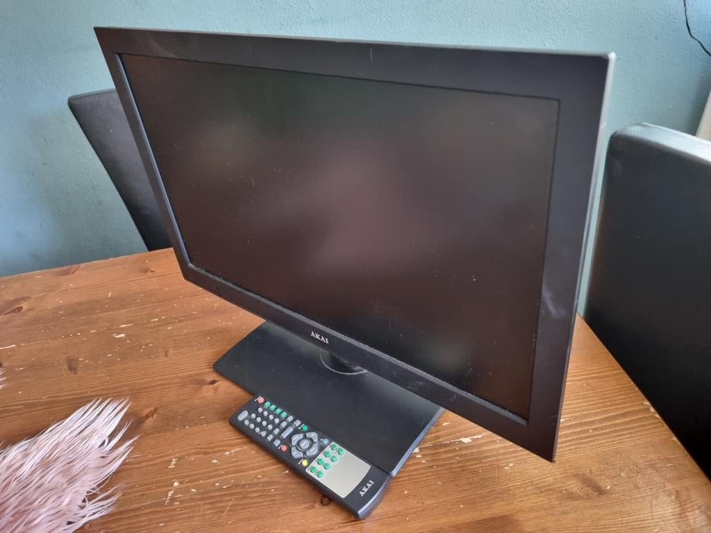 Zgan akai tv 22 inch ncl afstandbediening  hdmi enz, Ophalen, LED, 50 Hz, 80 tot 100 cm