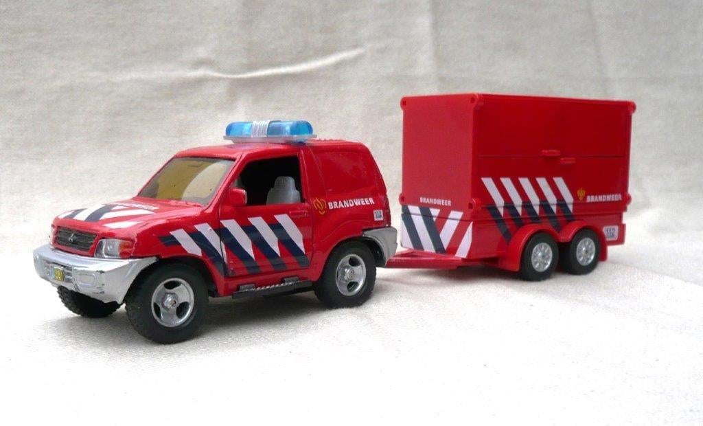 Mitsubishi Pajero + gereedschapswagen brandweer NL 112., Hobby en Vrije tijd, Modelauto's | Overige schalen, Gebruikt, Auto, Ophalen of Verzenden