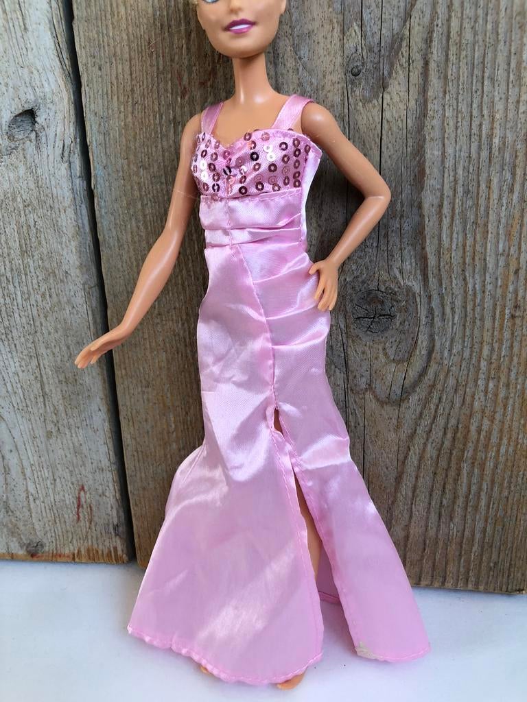 Lichtroze glans jurk lang, Ophalen of Verzenden, Zo goed als nieuw, Barbie