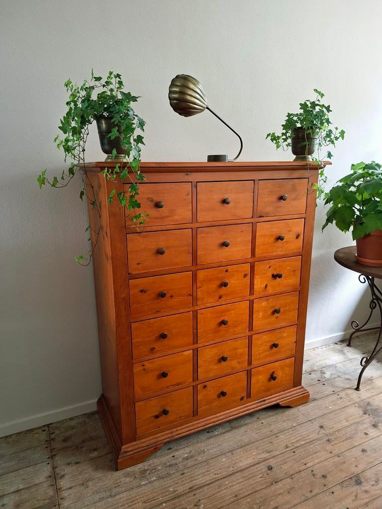 Oude vintage ladenkast apothekerskast industrie winkel kast., Huis en Inrichting, Kasten | Ladekasten, Ophalen, Gebruikt, 5 laden of meer