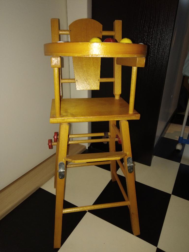 houten poppenstoeltje, Kinderen en Baby's, Ophalen, Gebruikt, Babypop