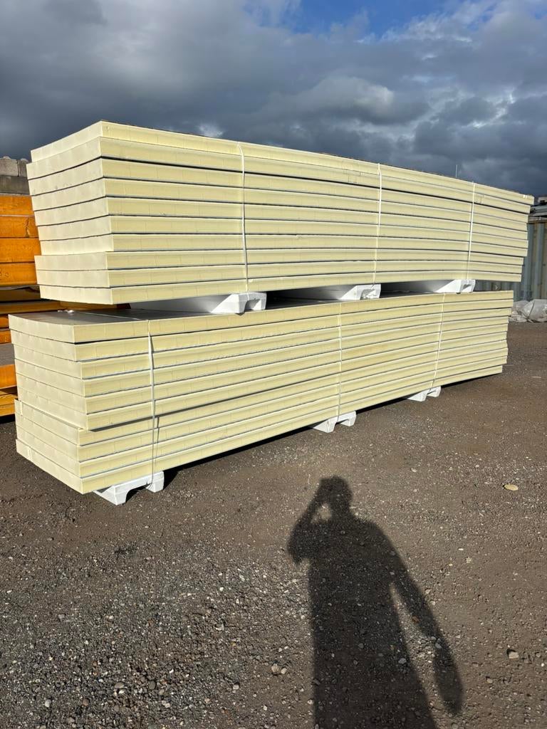 Te koop zeer grote partij pir isolatie met aluminiumfolie, Nieuw, Ophalen of Verzenden, Hardschuim (Pir), 15 m² of meer