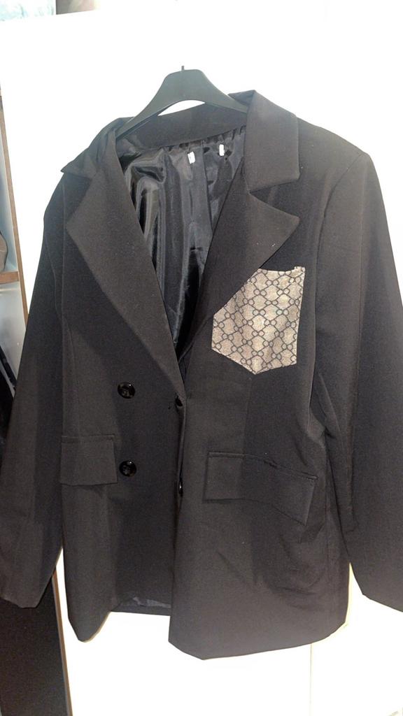 zwarte blazer knoop gucci detail, Ophalen of Verzenden, Zo goed als nieuw, Zwart