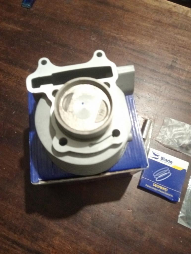 Nieuwe Blade Cilinder Kymco 4 Takt 90cc, Fietsen en Brommers, Ophalen of Verzenden, Nieuw, Cilinder, Kymco