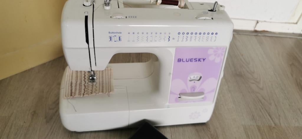 Naaimachine BLUESKY 8360 werkt goed, Ophalen of Verzenden, Zo goed als nieuw, Naaimachine, Overige merken