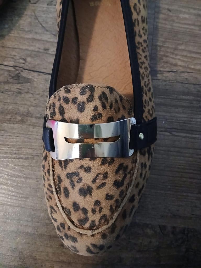 Mooie Dames mocassins maat 37 suède, Ophalen of Verzenden, Zo goed als nieuw, Sneakers of Gympen