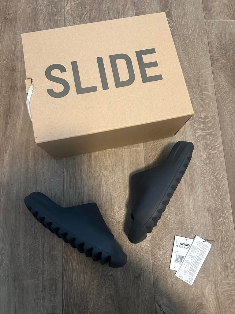 Adidas Yeezy Slide Maat 40 2/3 Gedragen, Kleding | Heren, Schoenen, Ophalen of Verzenden, Zo goed als nieuw