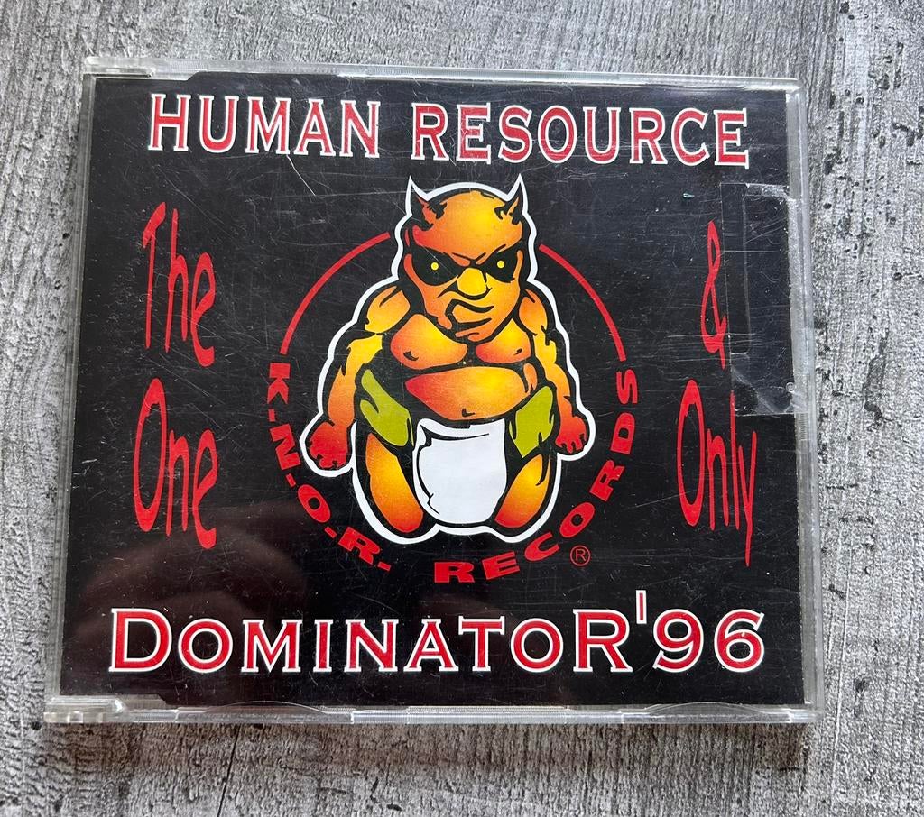 Dominator cd, Ophalen of Verzenden, Zo goed als nieuw