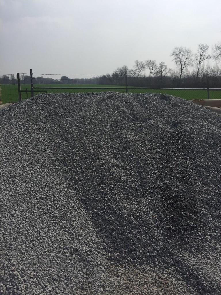 Siergrind div. kleuren - woudzand - zwarte grond € 40,00, Tuin en Terras, Overige materialen, Nieuw, Ophalen of Verzenden, Grind