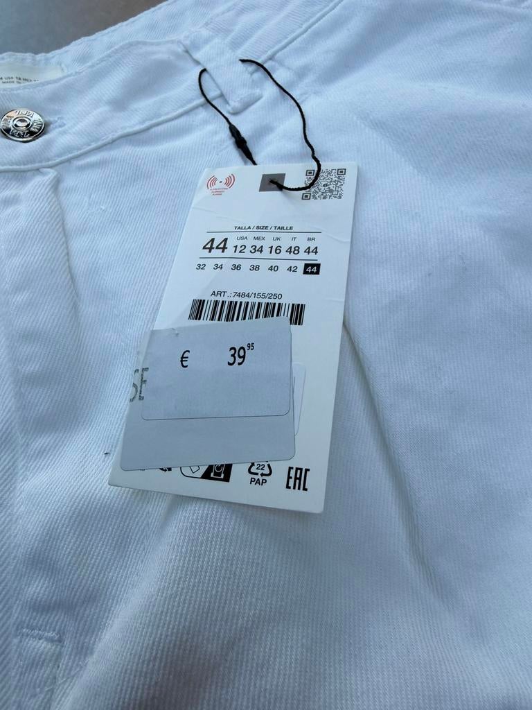 Nieuw met prijskaartje Zara wide leg jeans mt 44, Verzenden, Nieuw, Wit, W33 - W36 (confectie 42/44)