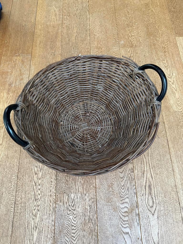Mooie stevige mand voor haardhout, Gebruikt, Mand, Rond, Ophalen of Verzenden