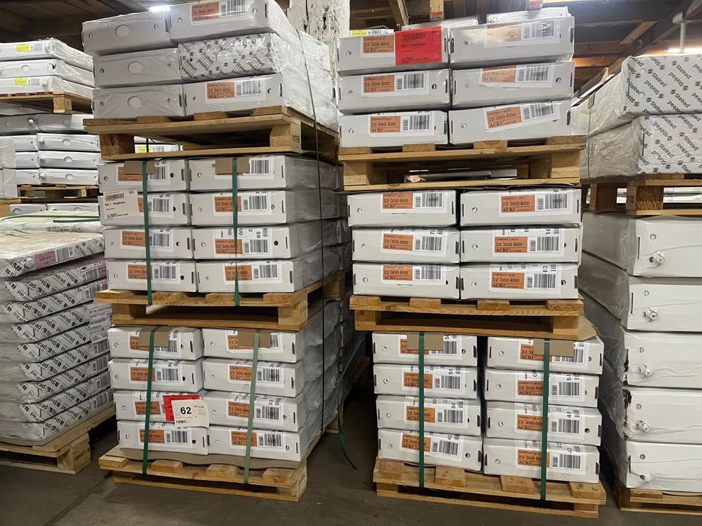 Partij stelrad radiatoren 30 x 60 t22 25 euro per stuk