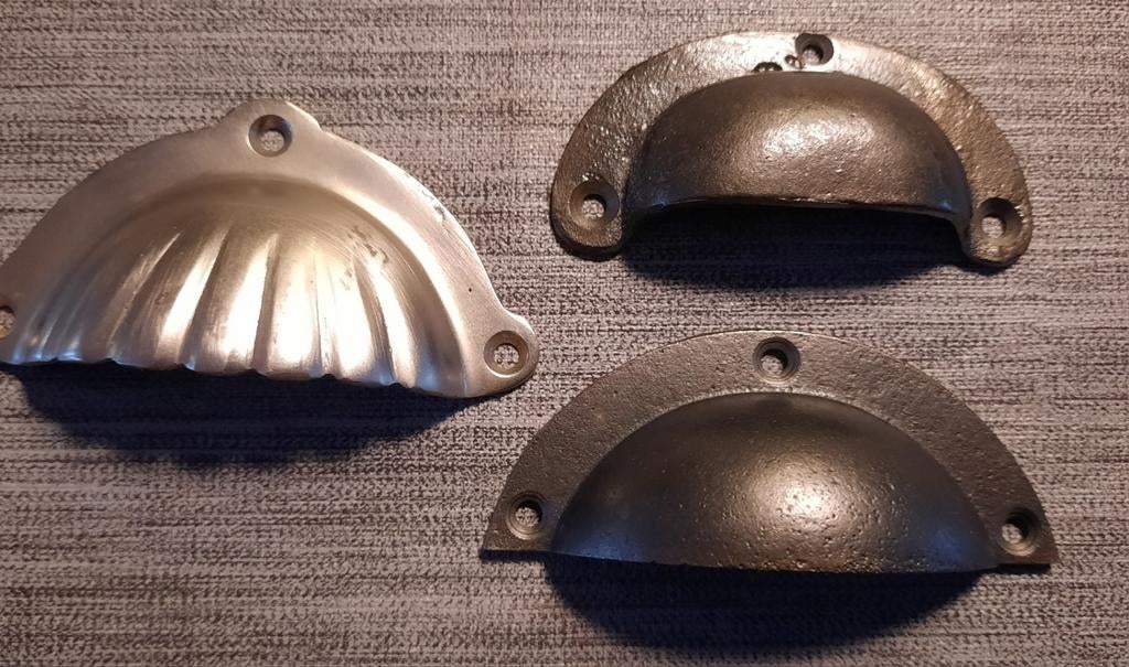 3 Gietijzeren Komgrepen, Ophalen of Verzenden