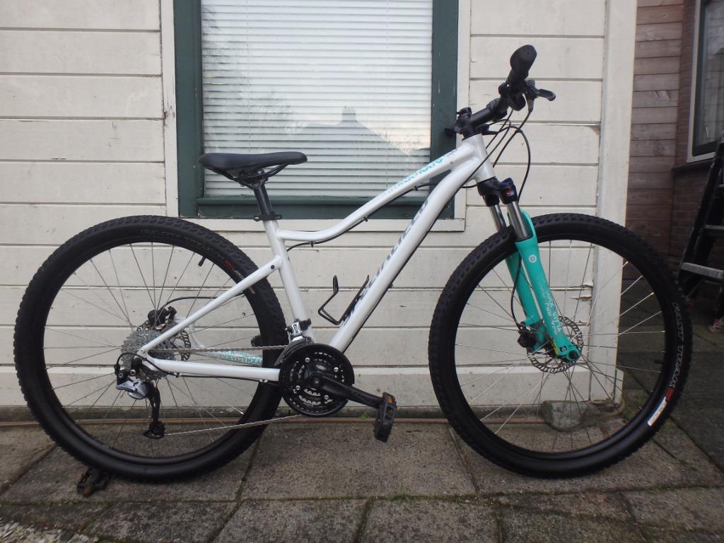 Specialized JYNX 27.5 - Frame-maat = 16.5 inch (42 cm), Fietsen en Brommers, Fietsen | Mountainbikes en ATB, Hardtail, Zo goed als nieuw