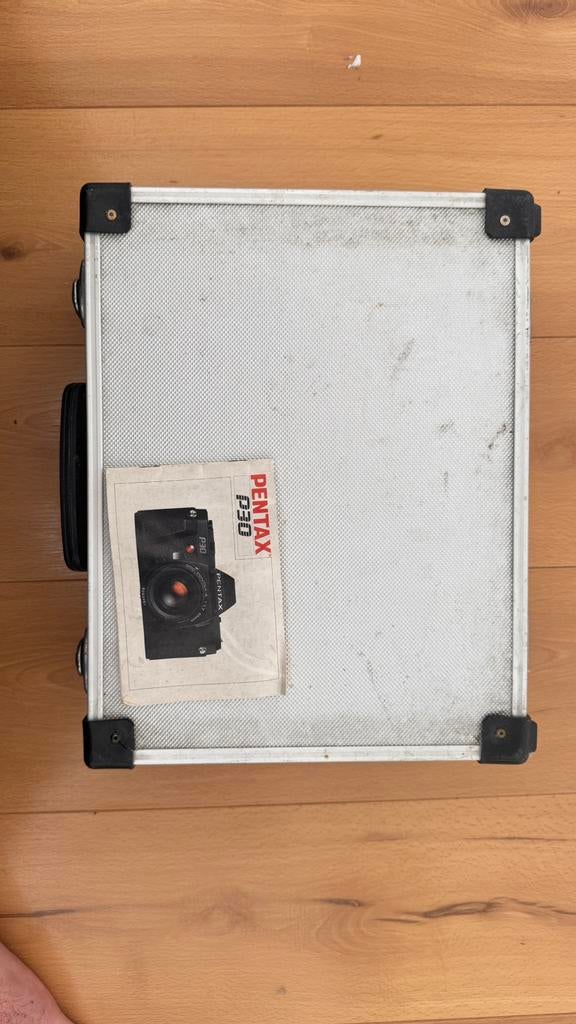 Pentax p30 plus koffer en 3 lenzen +boekje, Audio, Tv en Foto, Fotocamera's Analoog, Ophalen of Verzenden, Zo goed als nieuw, Spiegelreflex