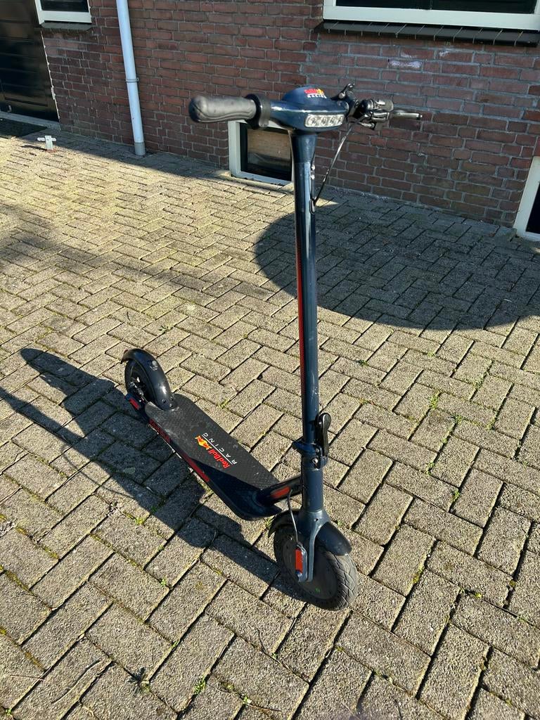 Red Bull Racing elektrische step, Ophalen, Zo goed als nieuw, Elektrische step (E-scooter)