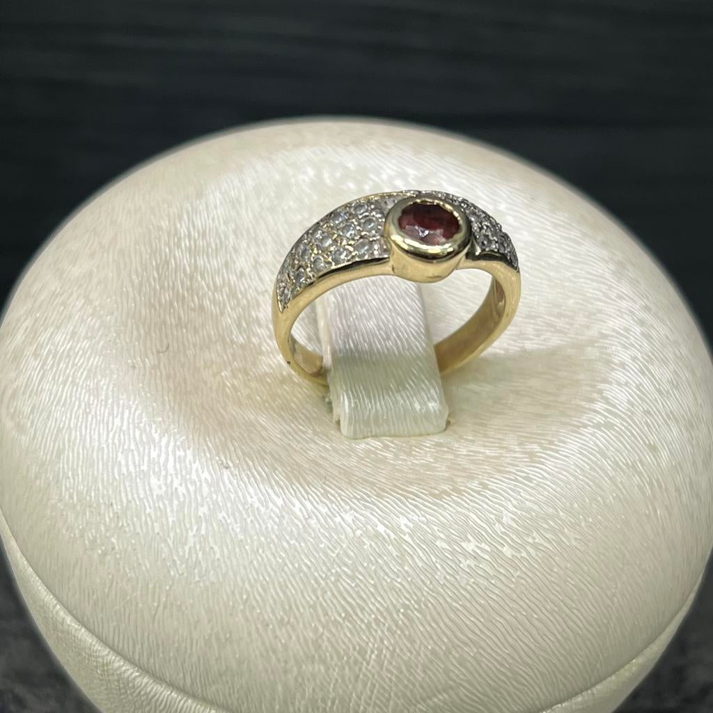 14 karaat gouden ring met robijn steen, Ophalen of Verzenden, Nieuw, Goud, Dame