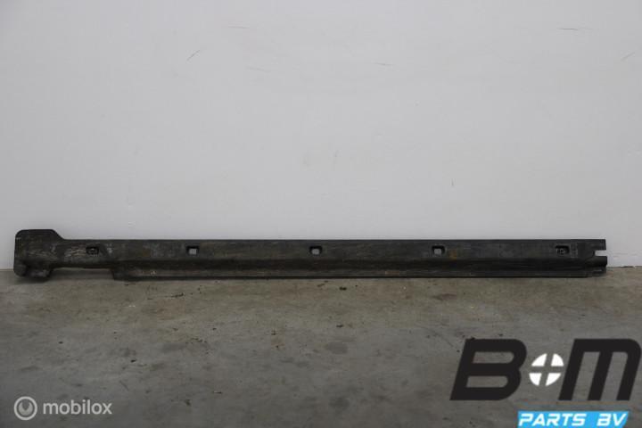 Rechter dorpel bescherming Audi Q4 1EA825530, Gebruikt