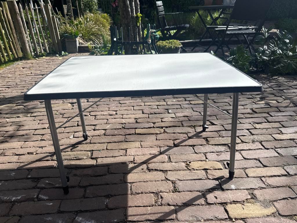 Handige Camping / Bijzettafel - Compact en Stevig, Caravans en Kamperen, Ophalen, Gebruikt, Campingtafel