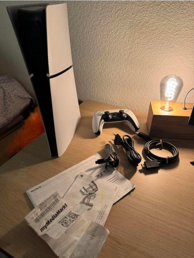 PS5 slim 850 GB (ZGAN), Ophalen of Verzenden, Zo goed als nieuw