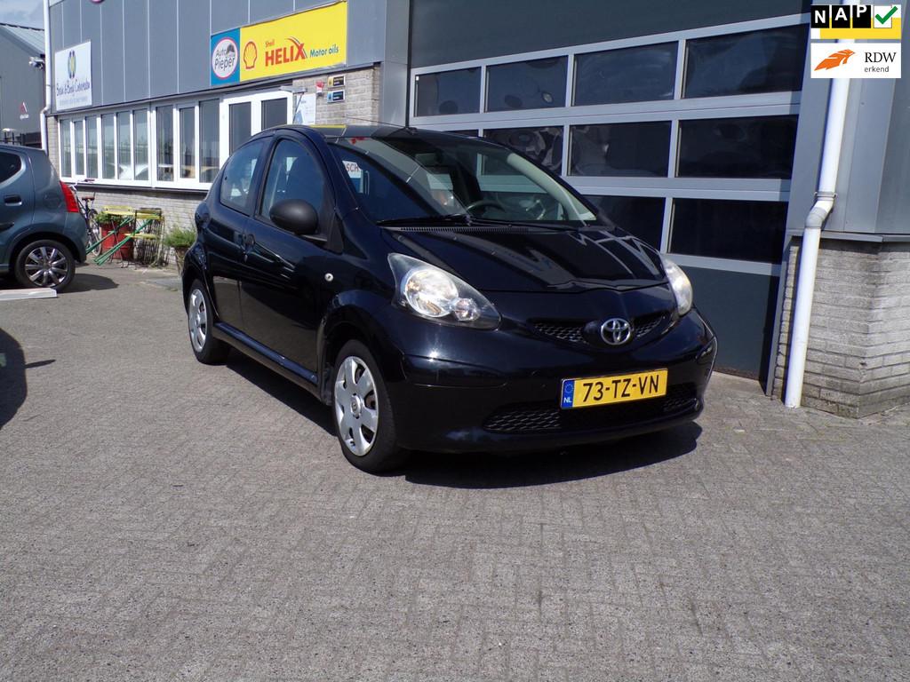 Toyota Aygo 1.0-12V, Voorwielaandrijving, Stof, Zwart, 4 stoelen