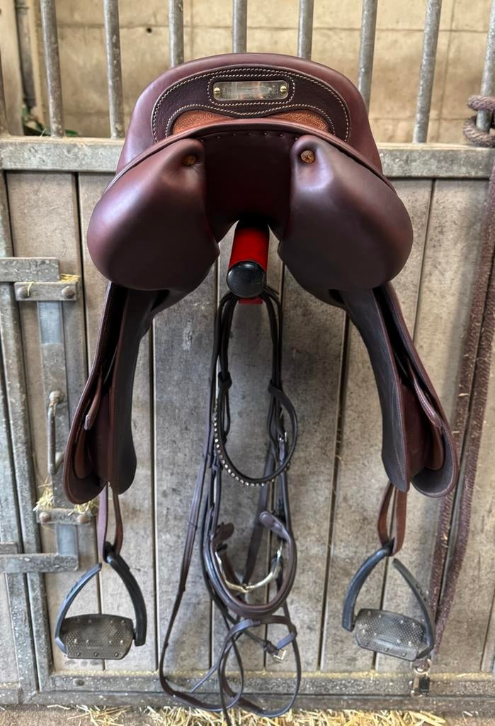 Bruno DelGrange springzadel 17inch, Ophalen, Zo goed als nieuw, Springen