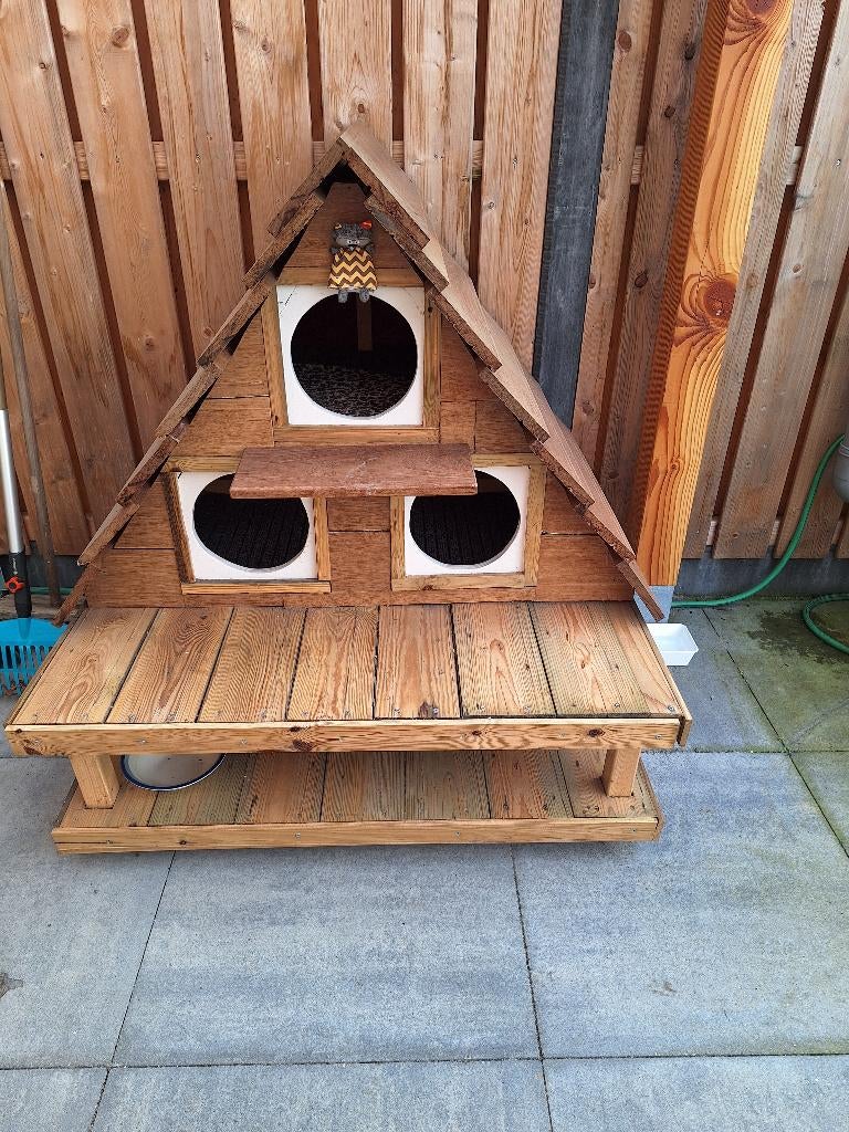 Kattenhuis, Ophalen, Zo goed als nieuw