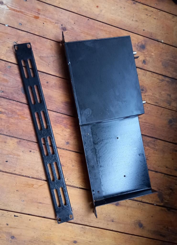 AKG sr300 microfoon ontvanger, incompleet, 19 inch rack unit, Muziek en Instrumenten, Microfoons, Gebruikt, Overige typen, Draadloos