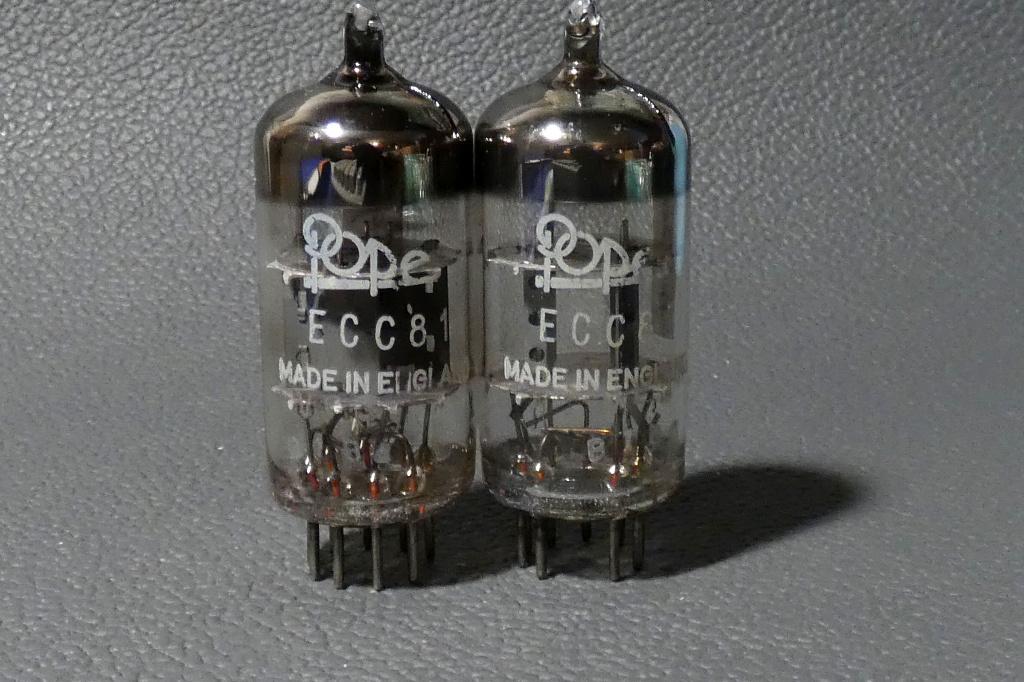 ECC81 Mullard blackburn (Pope print), Ophalen of Verzenden, Buis of Buizen