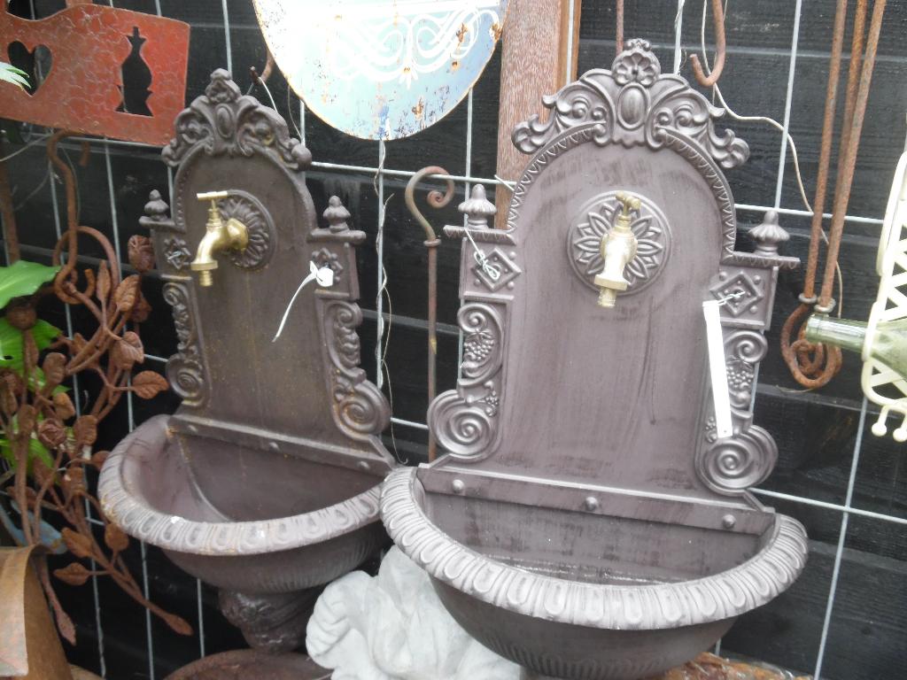 Gietijzer fontein als bloembak/wasbak/ buitenkraan enz, Ophalen, Nieuw