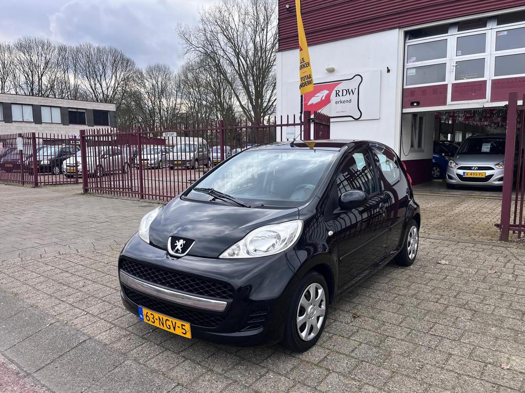 Peugeot 107 1.0 12V 68PK XS Automaat 5D Airco, Automaat, Gebruikt, Elektrische ramen, 4 stoelen