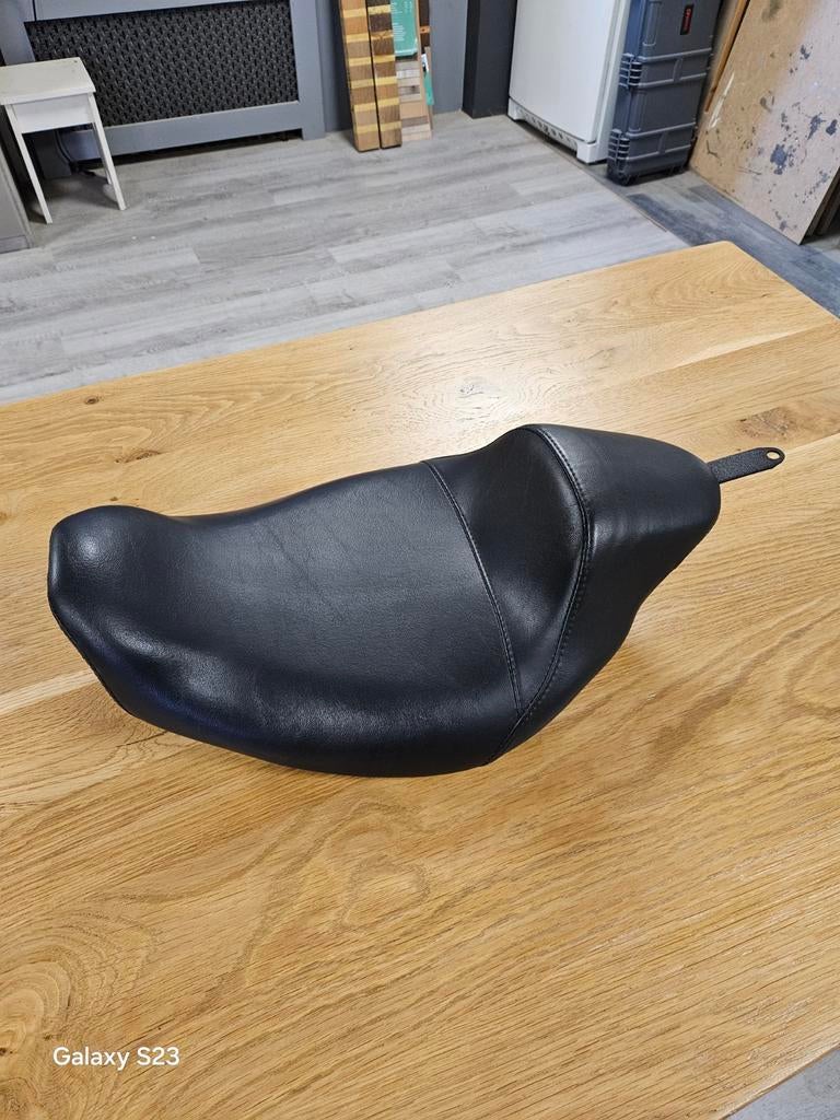 Origineel Harley Davidson Dyna Low Rider S Zadel (2016-2017), Motoren, Onderdelen | Harley-Davidson, Ophalen of Verzenden, Gebruikt