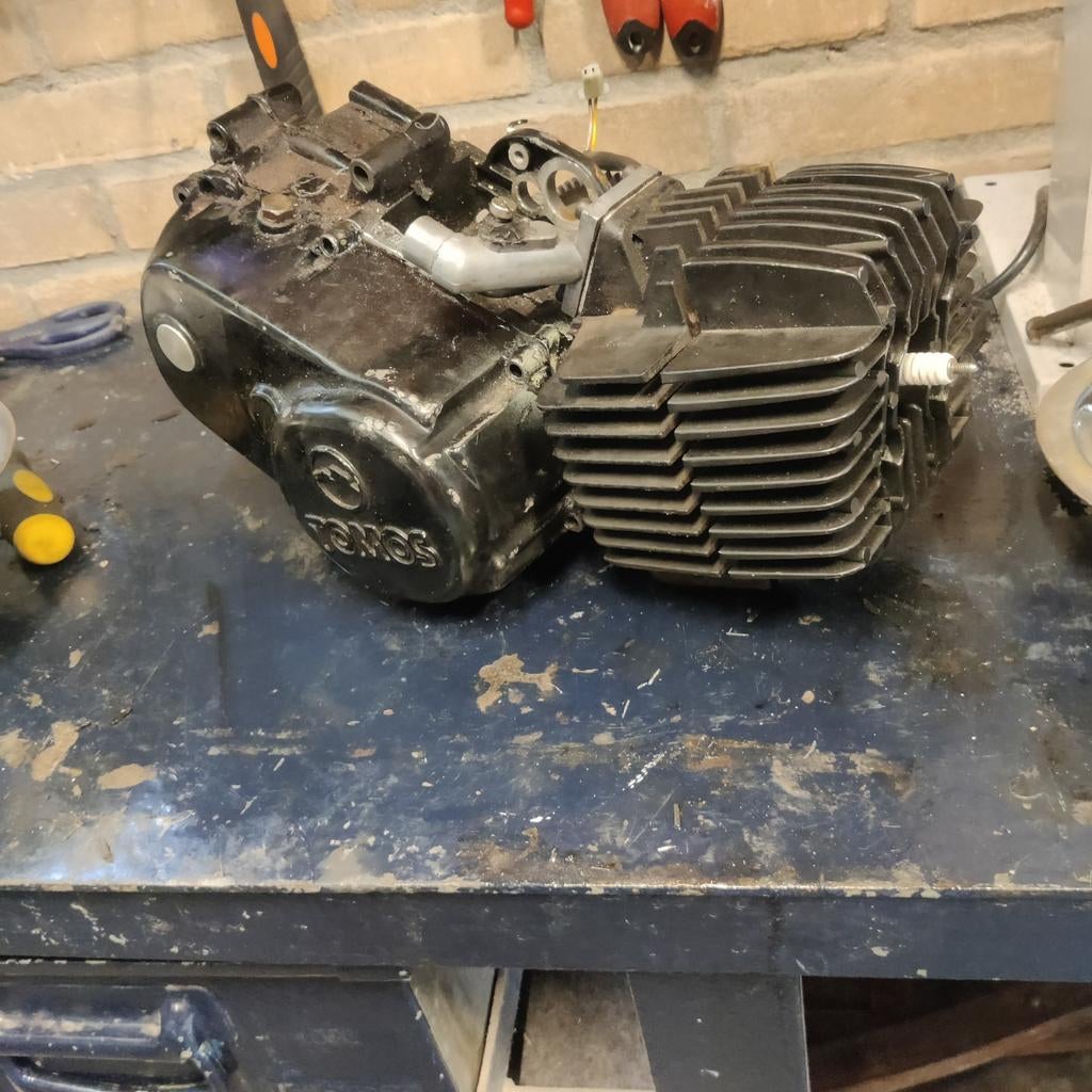 Tomos blok met schade, Ophalen