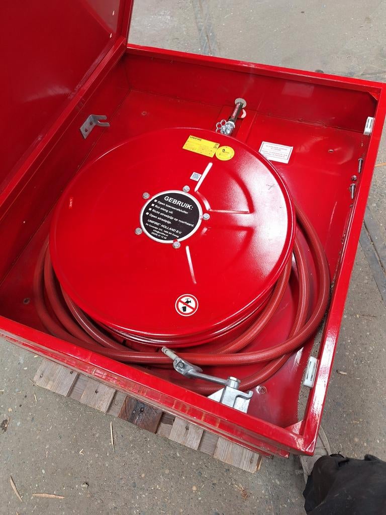 Brandslang haspel kast, Ophalen of Verzenden, Zo goed als nieuw