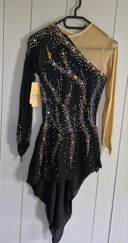 Kunstschaats jurkje wedstrijd pakje mt.S zwart goud, Ophalen of Verzenden, Nieuw, Zwart